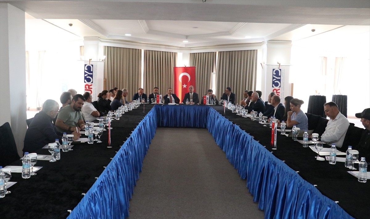 Erzurum'da, Valilik ile Turizm Otel Yöneticileri Derneği (TUROYD) tarafından kentin turizminin...