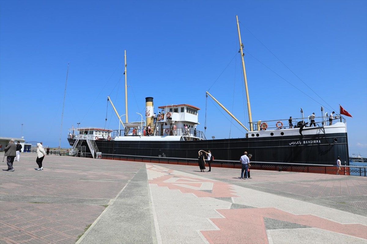 Gazi Mustafa Kemal Atatürk ve silah arkadaşlarının Milli Mücadele'yi başlatmak üzere 19 Mayıs...