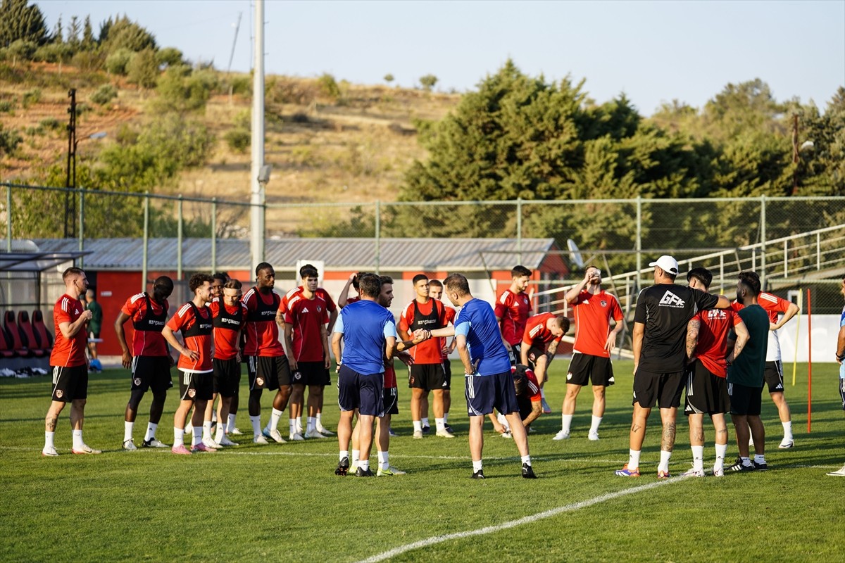 Gaziantep FK, Trendyol Süper Lig'in 3. haftasında evinde Gençlerbirliği ile yapacağı maçın...