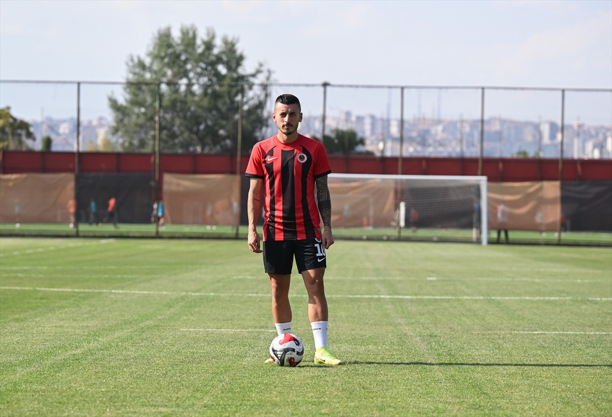 Gençlerbirliği'nin Süper Lig'e yükselmesinde önemli pay sahibi Metehan Mimaroğlu, Beştepe İlhan...