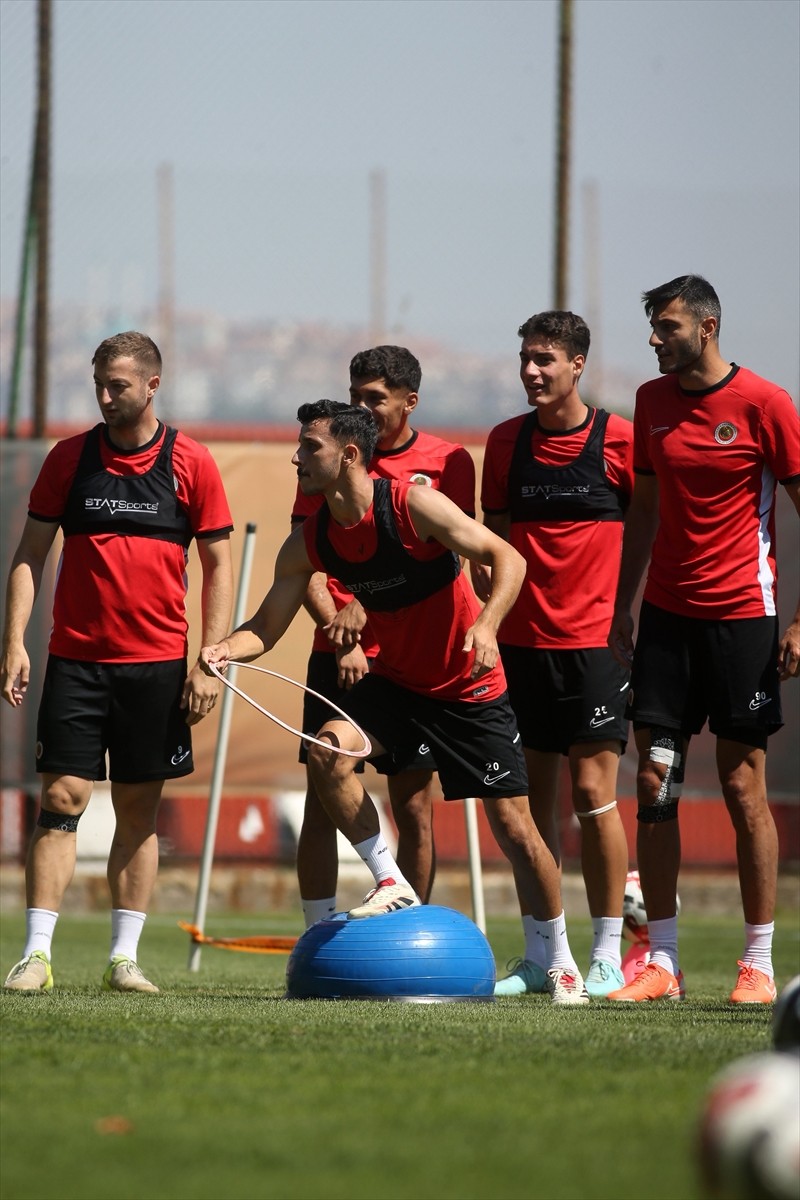 Gençlerbirliği, Trendyol Süper Lig'in 2. haftasında sahasında Hesap.com Antalyaspor ile oynayacağı...