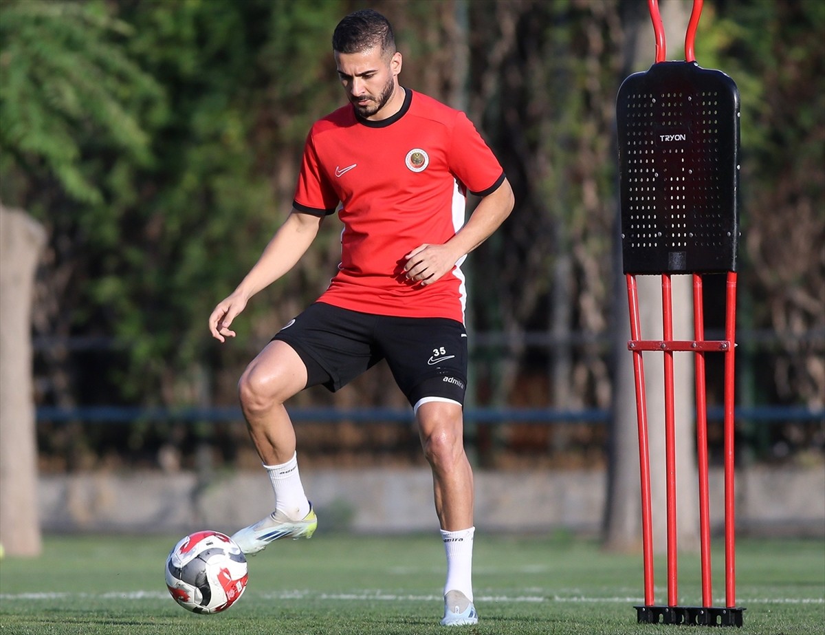 Gençlerbirliği, Trendyol Süper Lig'in 4. haftasında Fenerbahçe ile sahasında oynayacağı maçın...