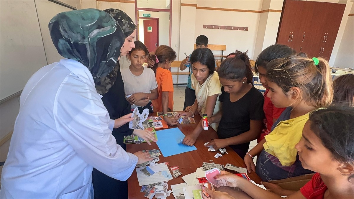 Giresun'a, Doğu ve Güneydoğu'dan fındık toplamak için gelen mevsimlik tarım işçilerinin...
