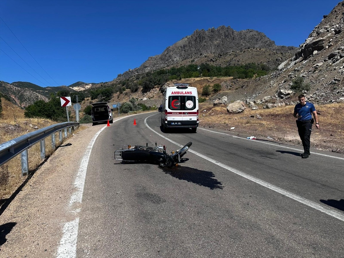 Giresun'un Şebinkarahisar ilçesinde meydana gelen motosiklet kazasında sürücü hayatını kaybetti....
