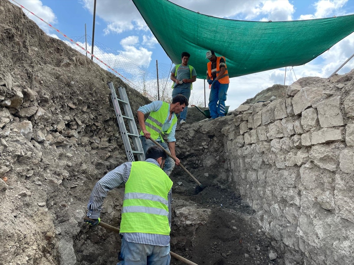 Gümüşhane'nin Kelkit ilçesinde Roma döneminde askeri karargah olarak kullanılan Satala Antik...