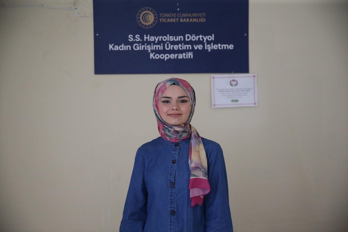 Hatay'ın Dörtyol ilçesinde kooperatif çatısı altında bir araya gelen kadınlar, yaptıkları 16 çeşit...
