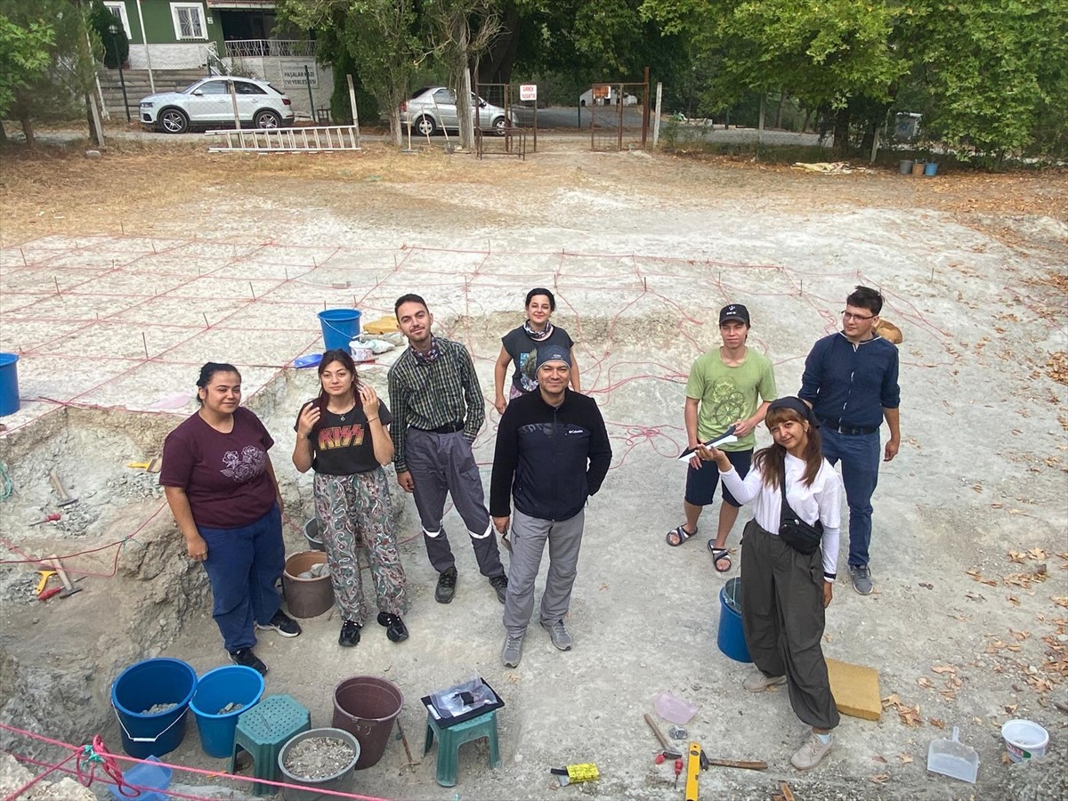 Hititlerin önemli dini ve askeri merkezlerinden Çorum'un Ortaköy ilçesindeki Şapinuva Antik Kenti...