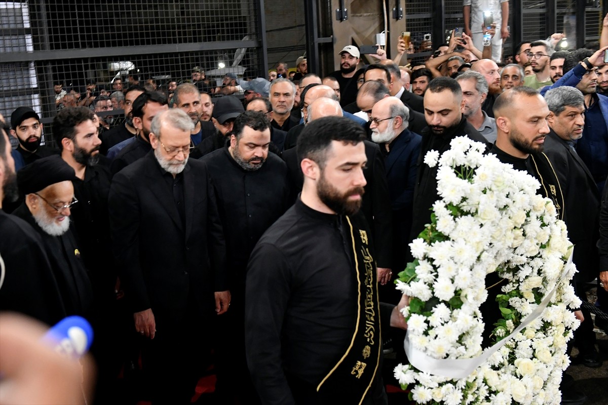 İran Ulusal Güvenlik Yüksek Konseyi Başkanı Ali Laricani, resmi temaslarda bulunmak üzere geldiği...
