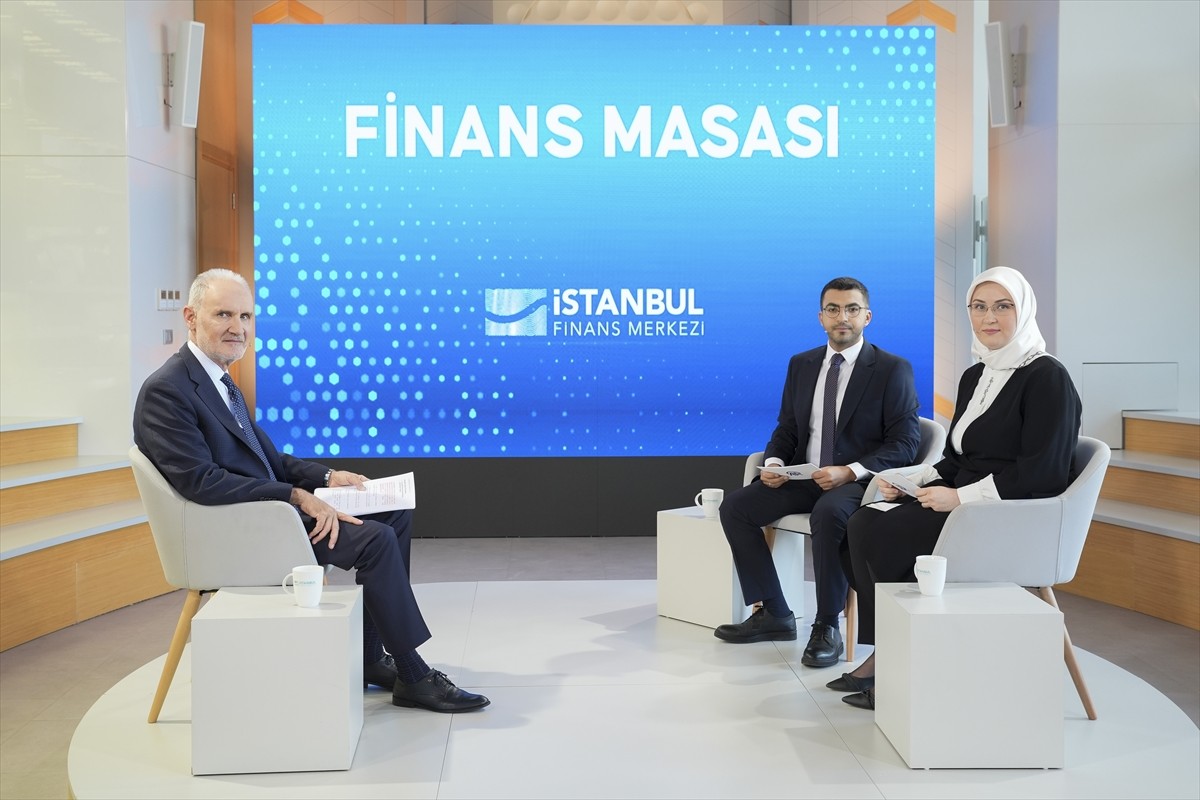 İstanbul Ticaret Odası (İTO) Başkanı Şekib Avdagiç (solda), İstanbul Finans Merkezinin...