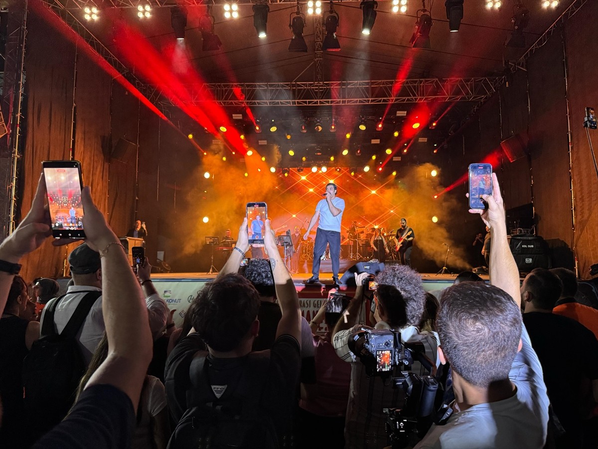 Kahramanmaraş Büyükşehir Belediyesince düzenlenen Uluslararası Geleneksel Ağustos Fuarı, çeşitli...