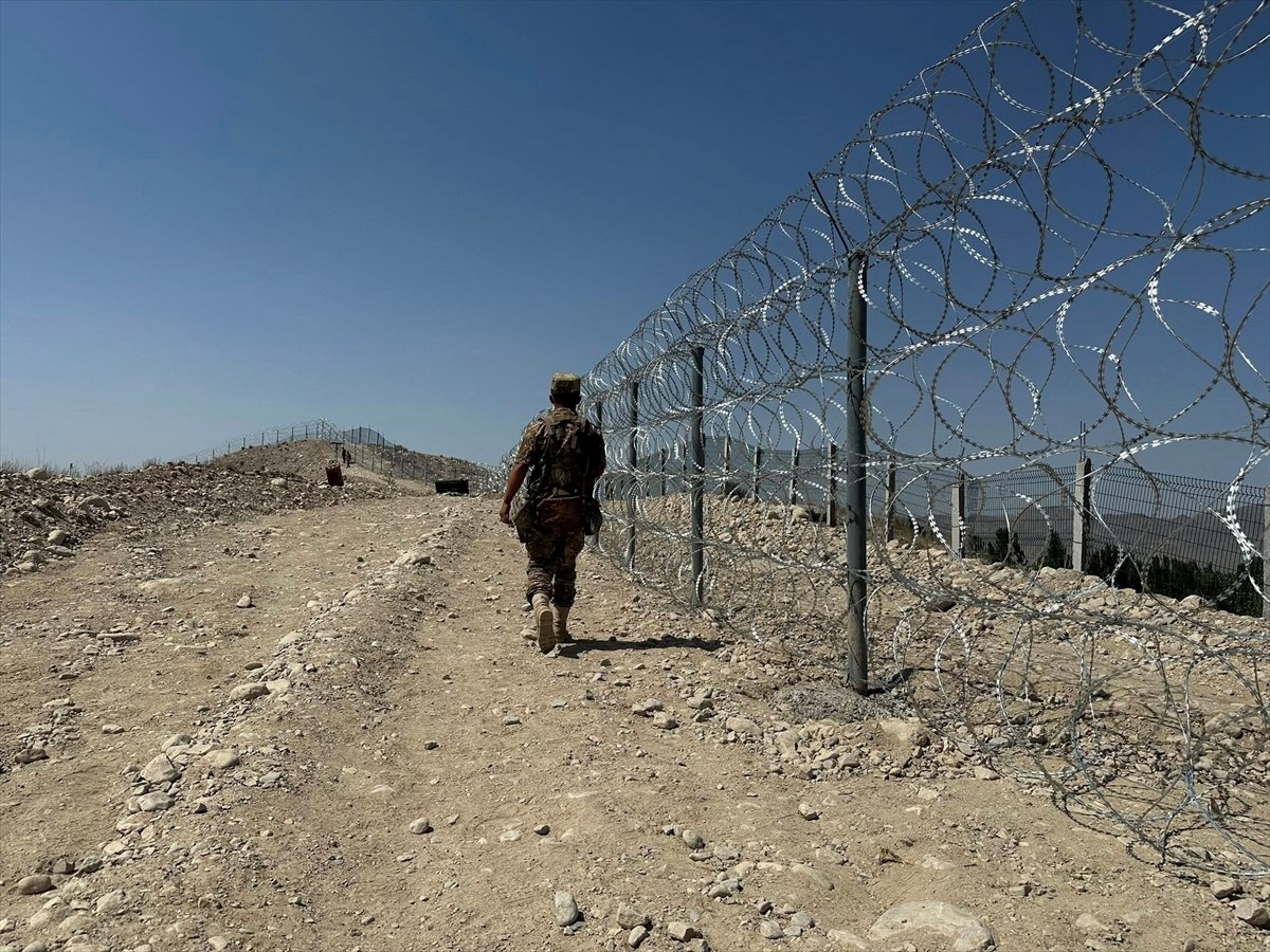 Kırgızistan ile Tacikistan arasında 13 Mart'ta Bişkek'te imzalanan sınır anlaşmasının ardından...