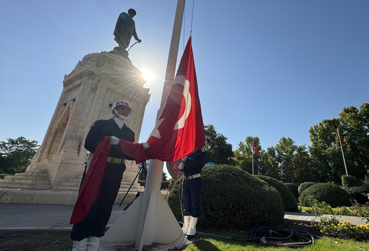Konya, Karaman, Aksaray ve Afyonkarahisar'da, 30 Ağustos Zafer Bayramı'nın 103. yılı törenlerle...