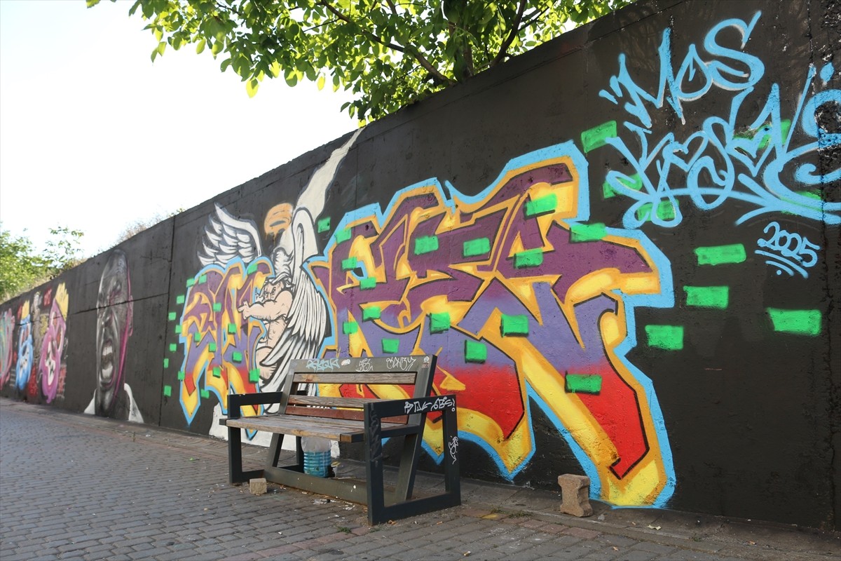 Kosova'nın başkenti Priştine'de Uluslararası Meeting of Styles Grafiti Festivali düzenlendi....