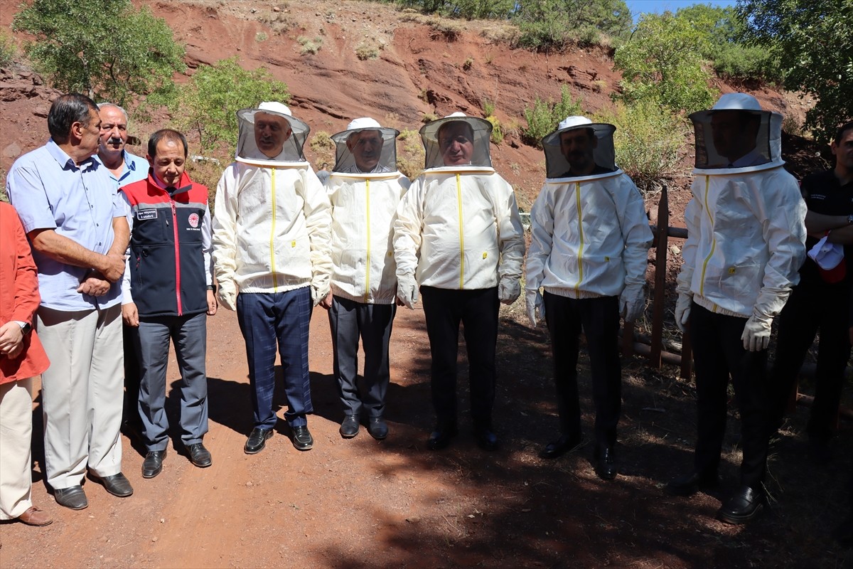 Kültür ve Turizm Bakan Yardımcısı Batuhan Mumcu ve Erzincan Valisi Hamza Aydoğdu, tescilli...