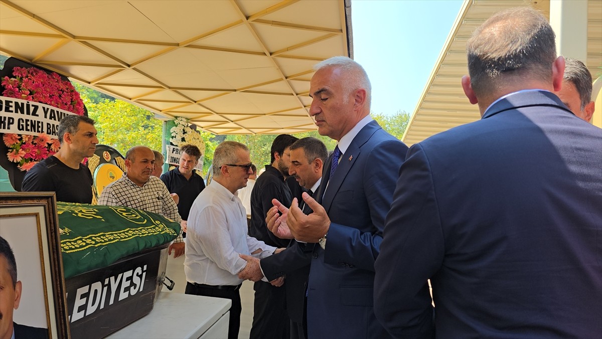 Kültür ve Turizm Bakanı Mehmet Nuri Ersoy, Zonguldak'taki programı kapsamında Çaycuma ilçesindeki...