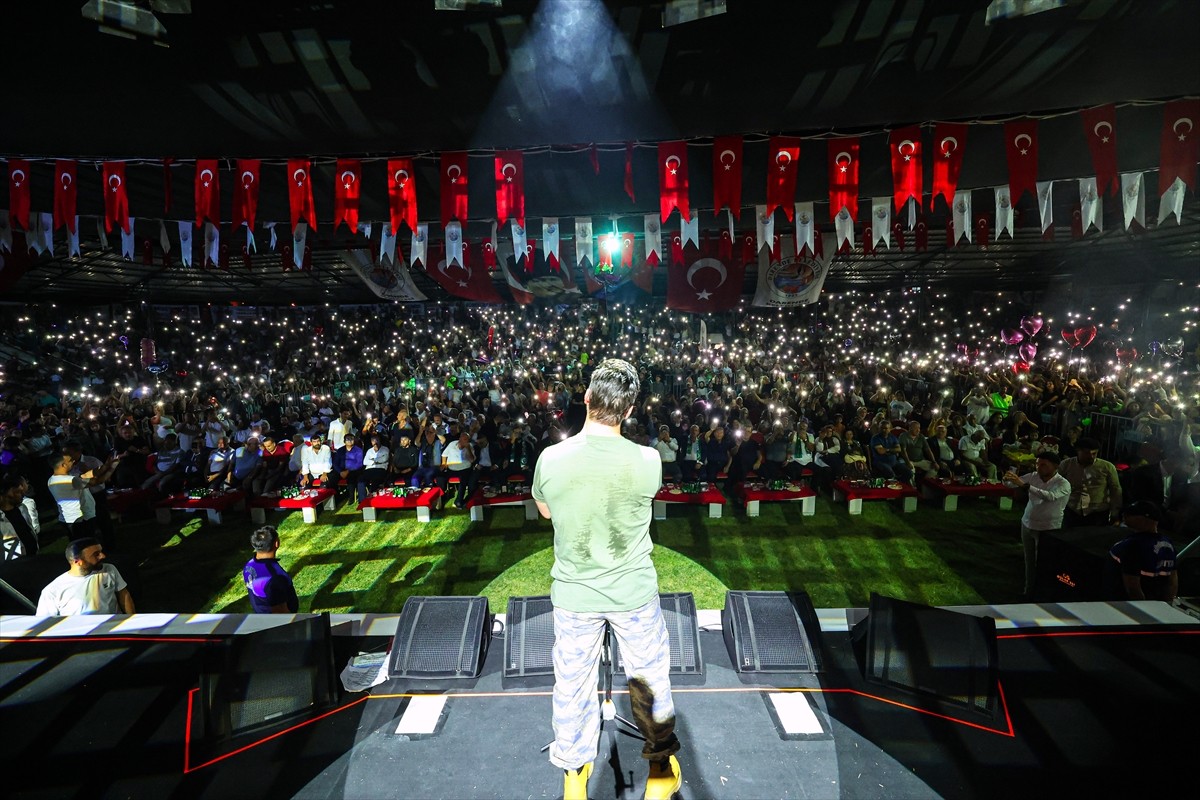 Malatya'nın Darende ilçesinde bu yıl 72’incisi düzenlenen Darende Geleneksel Zengibar Karakucak...