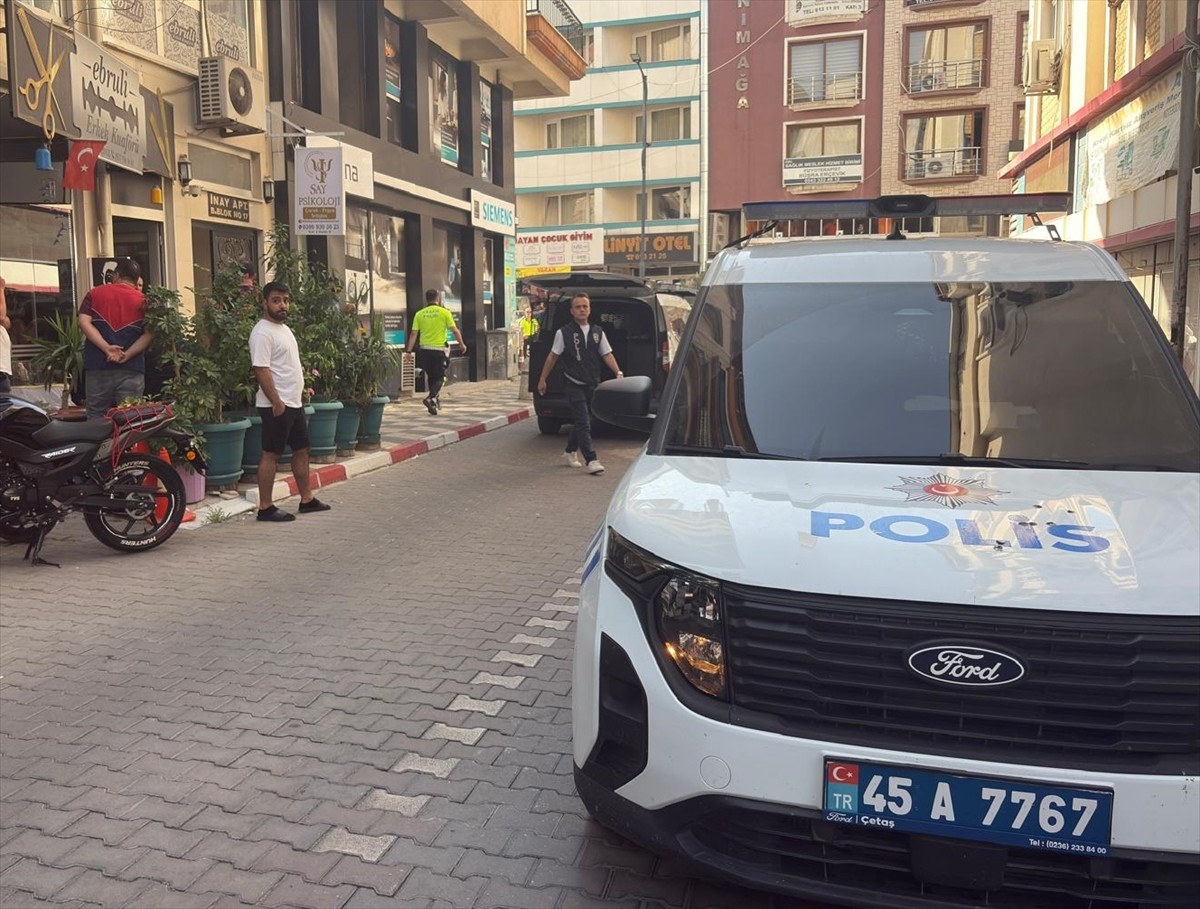 Manisa'nın Soma Emniyet Müdürlüğü ekipleri "kasten öldürme", "kasten yaralama", "silahlı tehdit"...