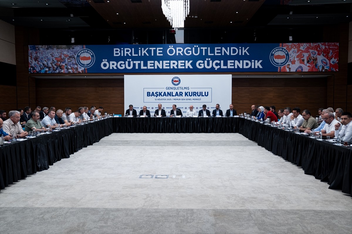 Memur ve memur emeklilerinin 2026-2027 yıllarındaki mali ve sosyal haklarının belirleneceği 8....