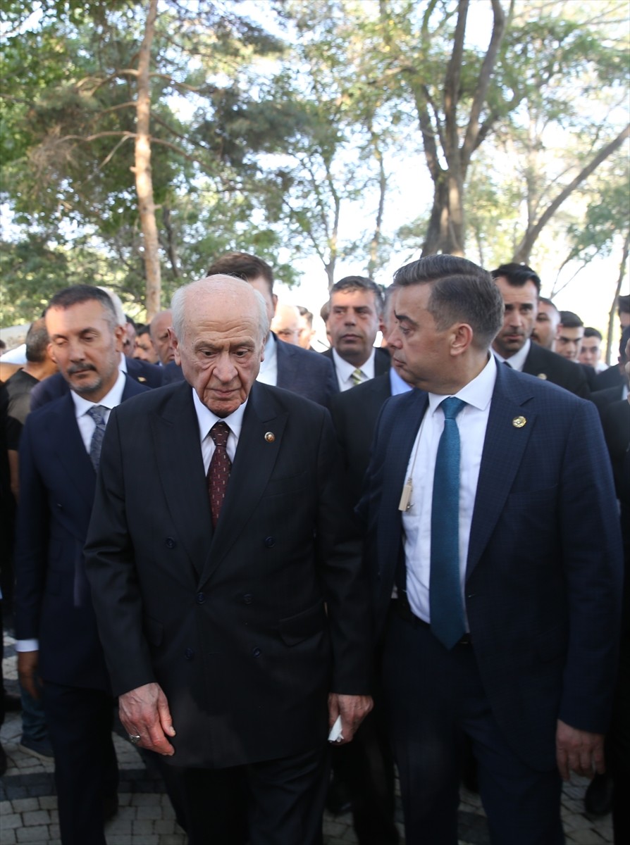 MHP Genel Başkanı Devlet Bahçeli, Bitlis&#039;in Ahlat ilçesinde partililer ve vatandaşlarla bir araya...