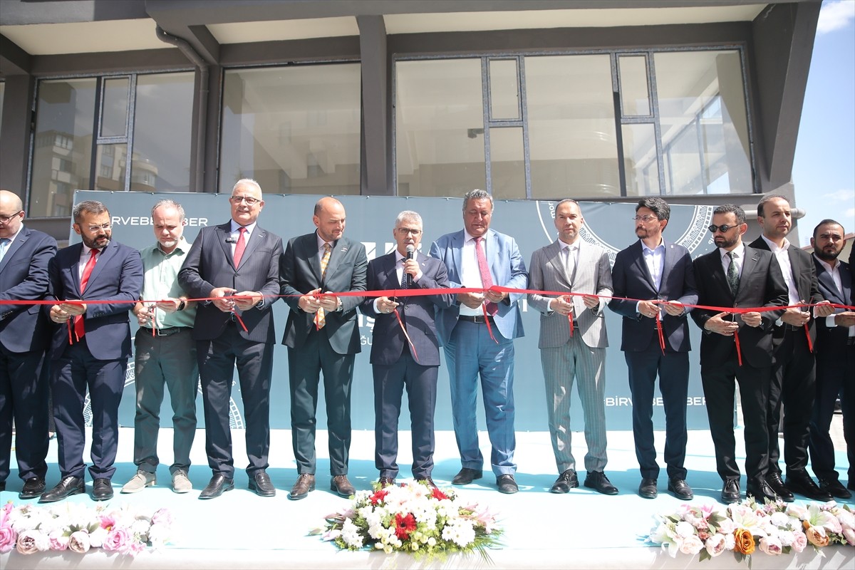 Müstakil Sanayici ve İşadamları Derneği (MÜSİAD) Genel Başkanı Burhan Özdemir, MÜSİAD Niğde Şubesi...