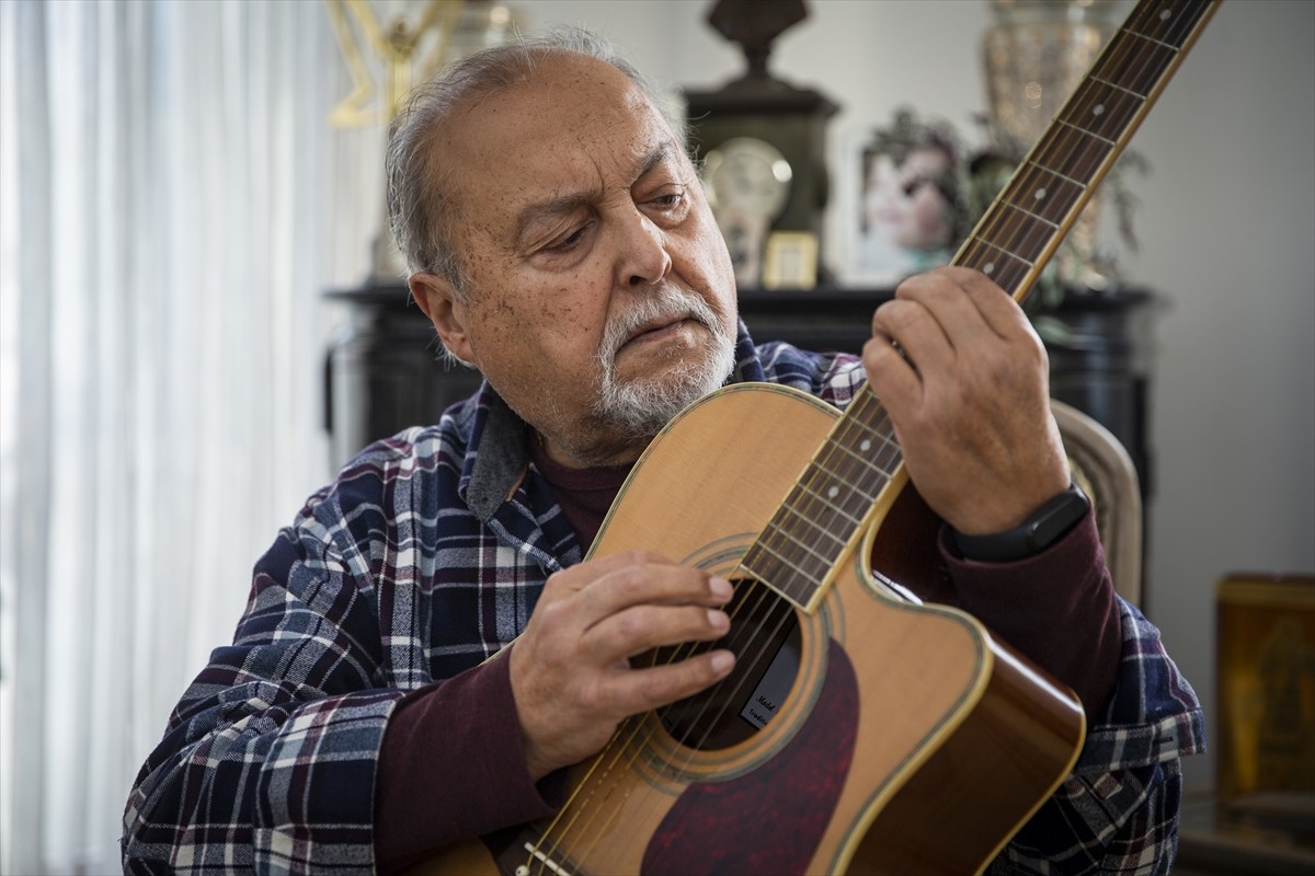 Müzisyen ve besteci Selçuk Alagöz, Muğla'nın Bodrum ilçesinde hayatını kaybetti. Sanatçı Alagöz...