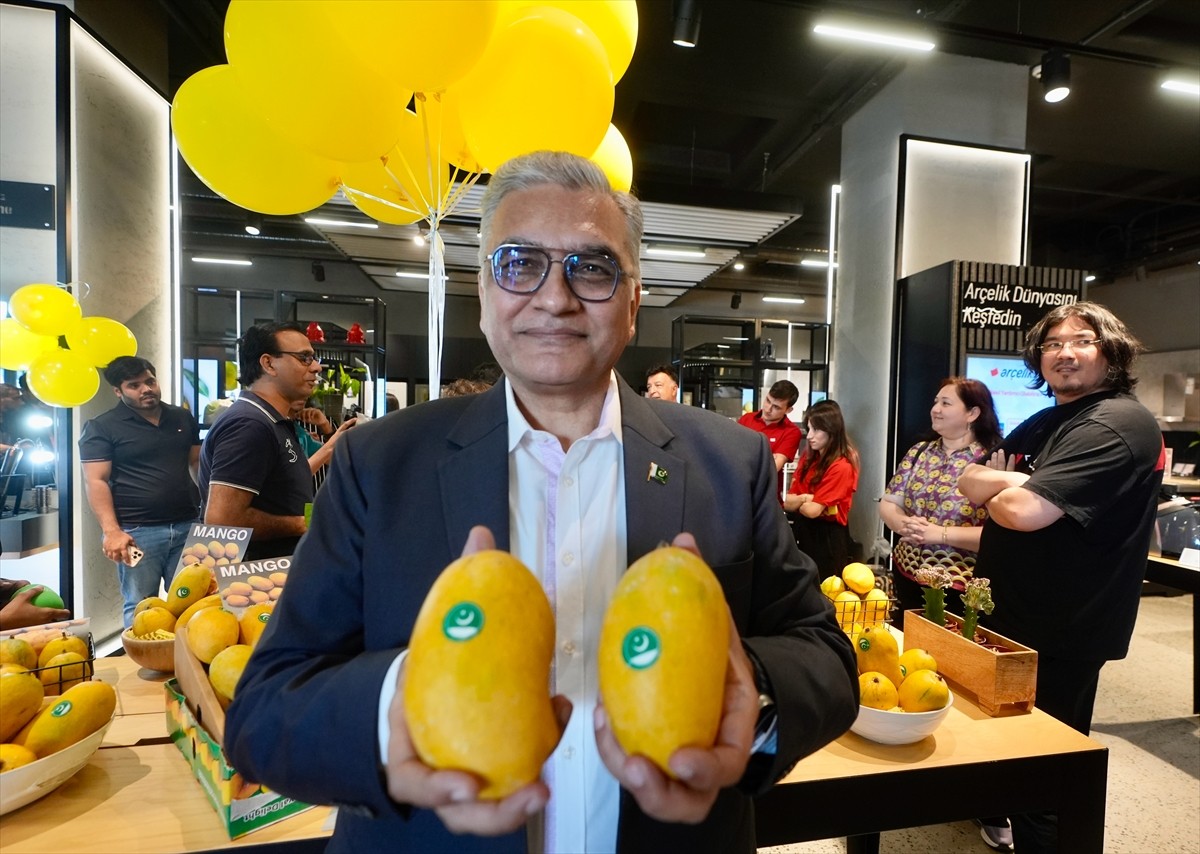 Pakistan'ın İstanbul Başkonsolosluğunca, ülkenin simge meyvesi mangoyu tanıtmak amacıyla...