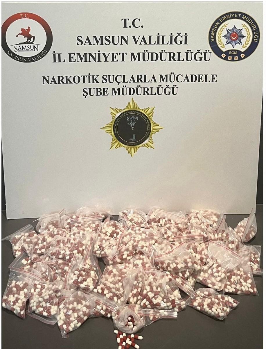 Samsun'da düzenlenen uyuşturucu operasyonunda 4 zanlı yakalandı. Operasyonda, 5 bin 698 sentetik...