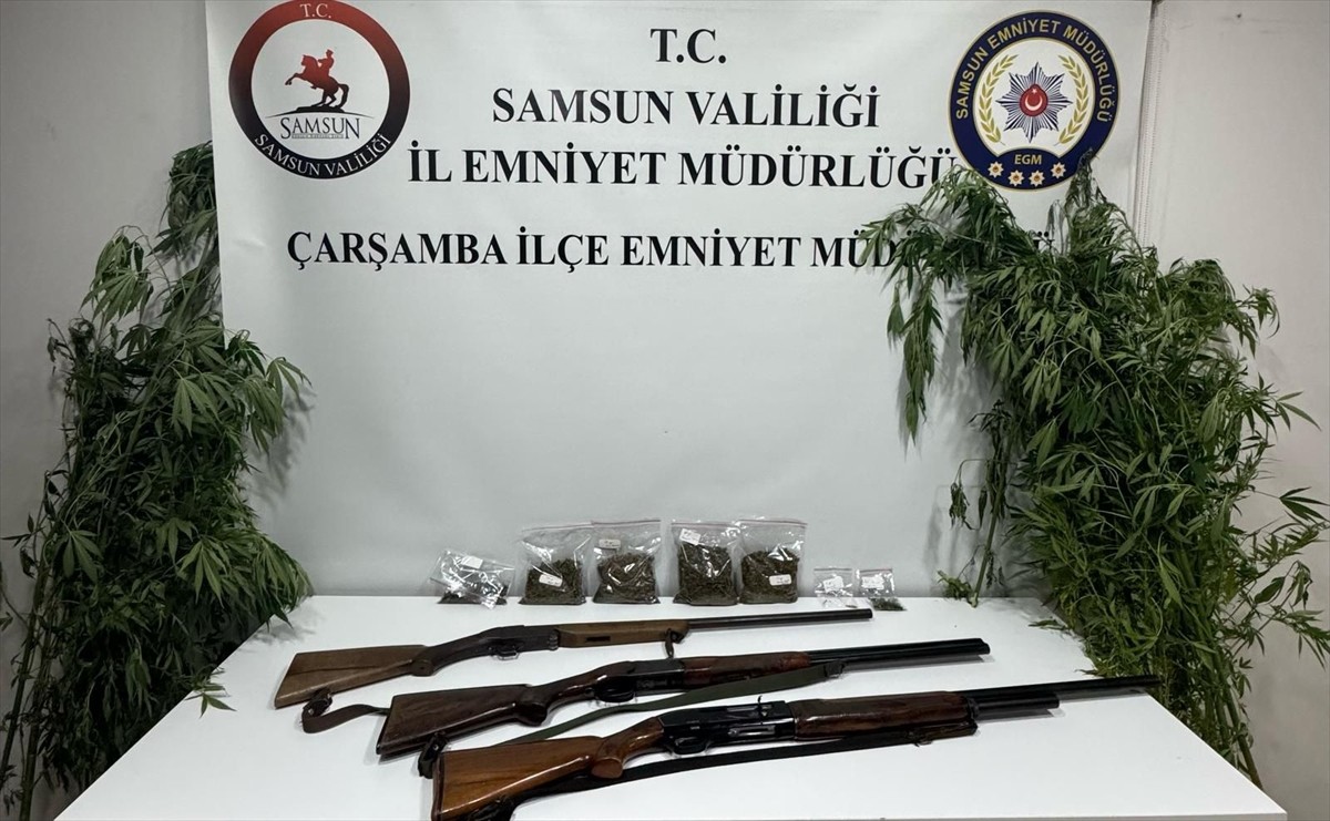 Samsun'un Çarşamba ilçesinde düzenlenen uyuşturucu ve silah operasyonlarında 2 şüpheli gözaltına...