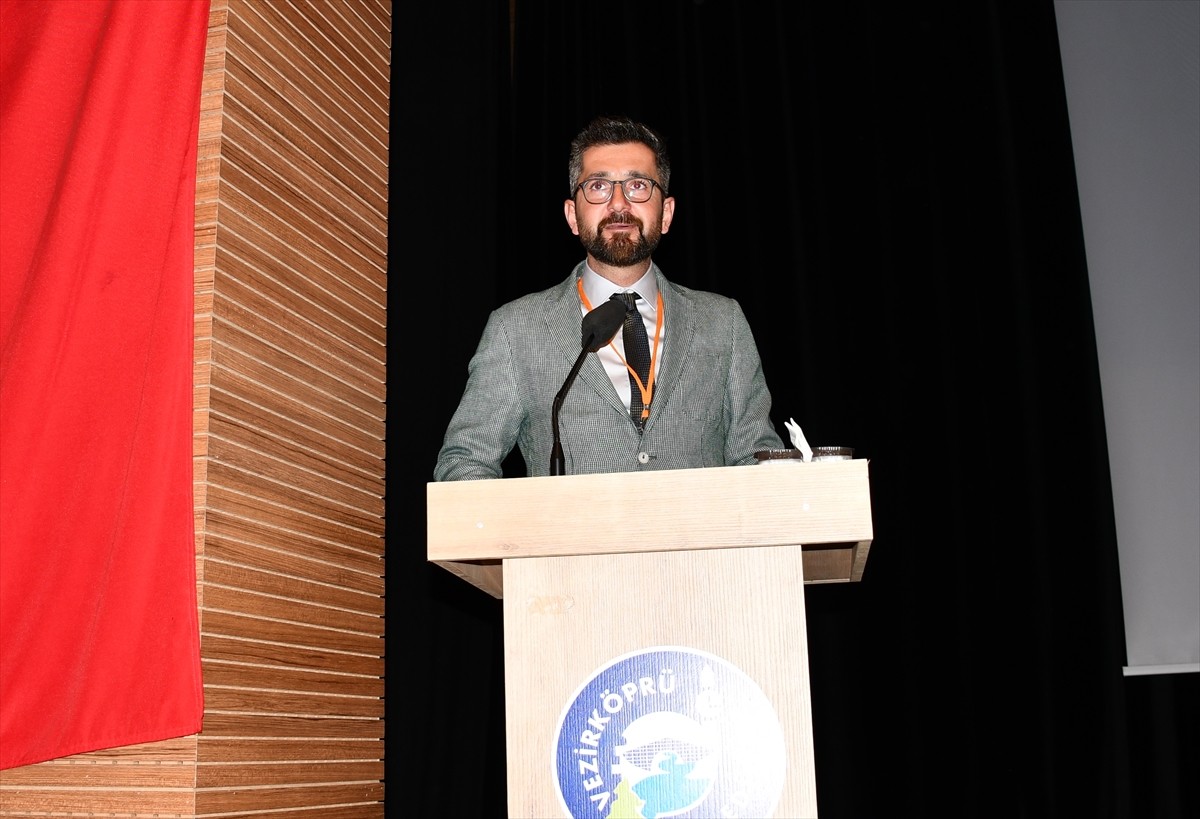  Samsun'un Vezirköprü ilçesindeki Oymaağaç Höyüğü kazılarının 20. yılı kapsamında düzenlenen...