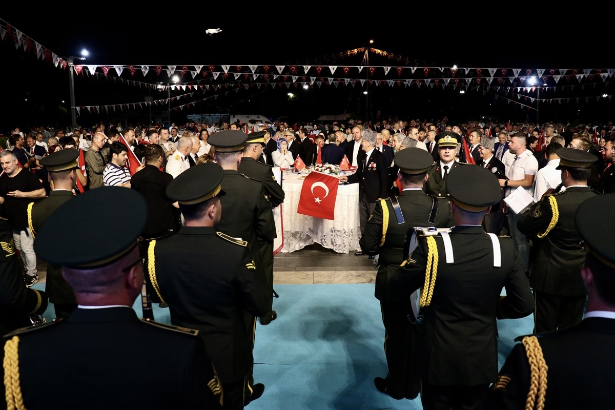 Samsun Valiliği, 30 Ağustos Zafer Bayramı dolayısıyla resepsiyon düzenledi. Samsun Büyükşehir...