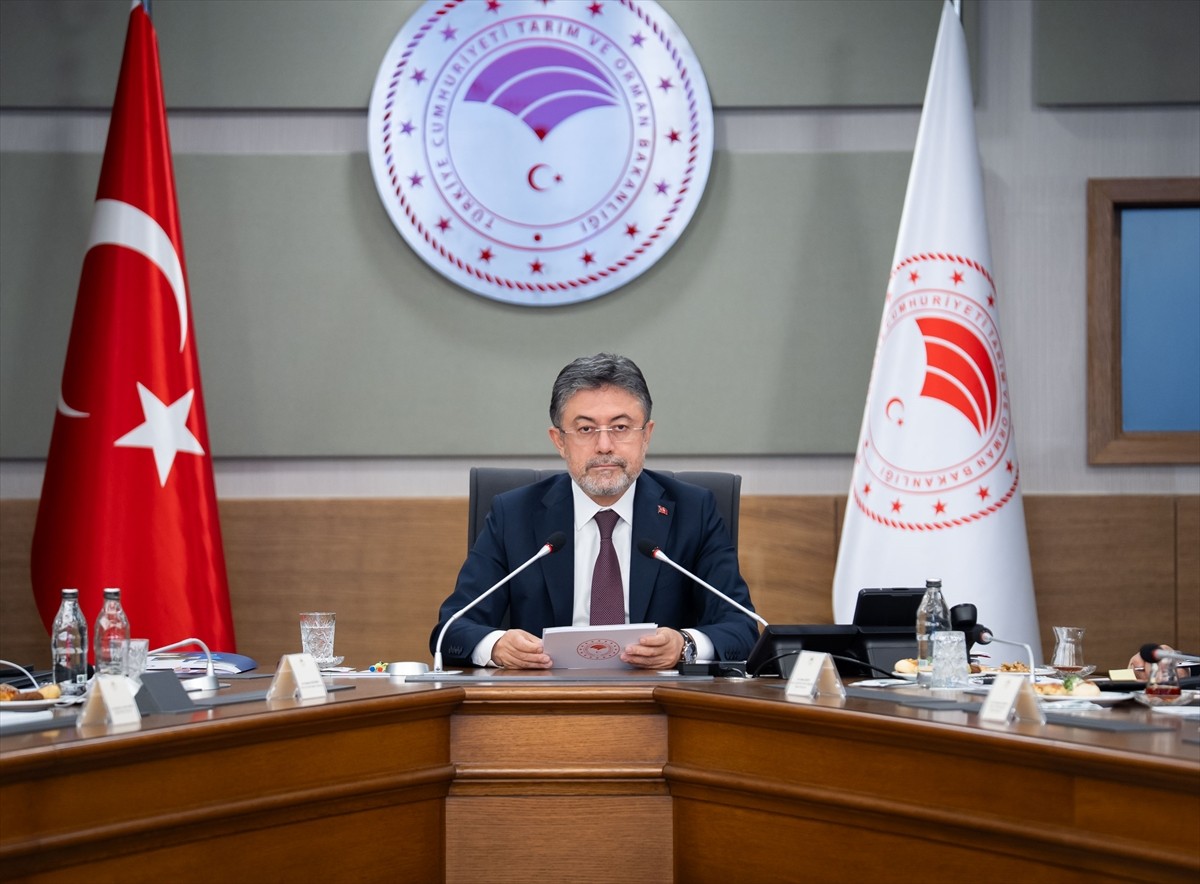 Tarım ve Orman Bakanı İbrahim Yumaklı, Devlet Su İşleri Genel Müdürlüğü'nde gerçekleştirilen...