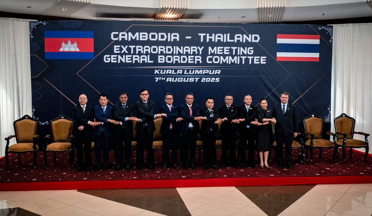 Tayland ve Kamboçya, 28 Temmuz'da yürürlüğe giren ateşkes anlaşmasının uygulanması için 13 noktada...