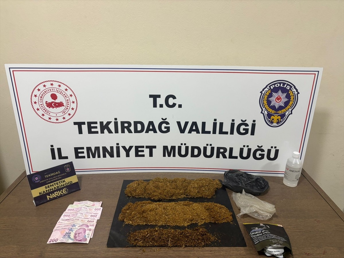Tekirdağ'da uyuşturucu operasyonunda gözaltına alınan 3 şüpheli tutuklandı. 3 ayrı adrese...