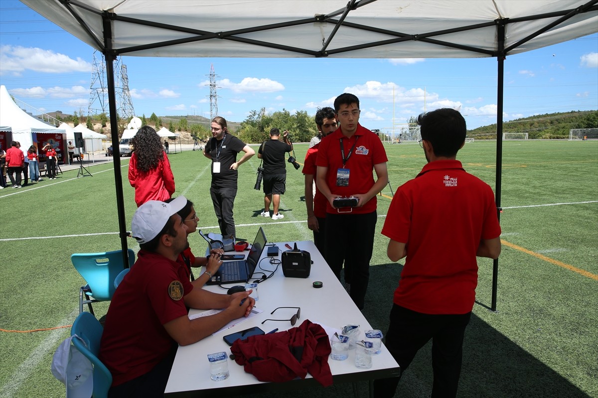 TEKNOFEST Sürü İHA Yarışması, Sakarya'da gerçekleştiriliyor. HAVELSAN ve T3 Vakfı tarafından...