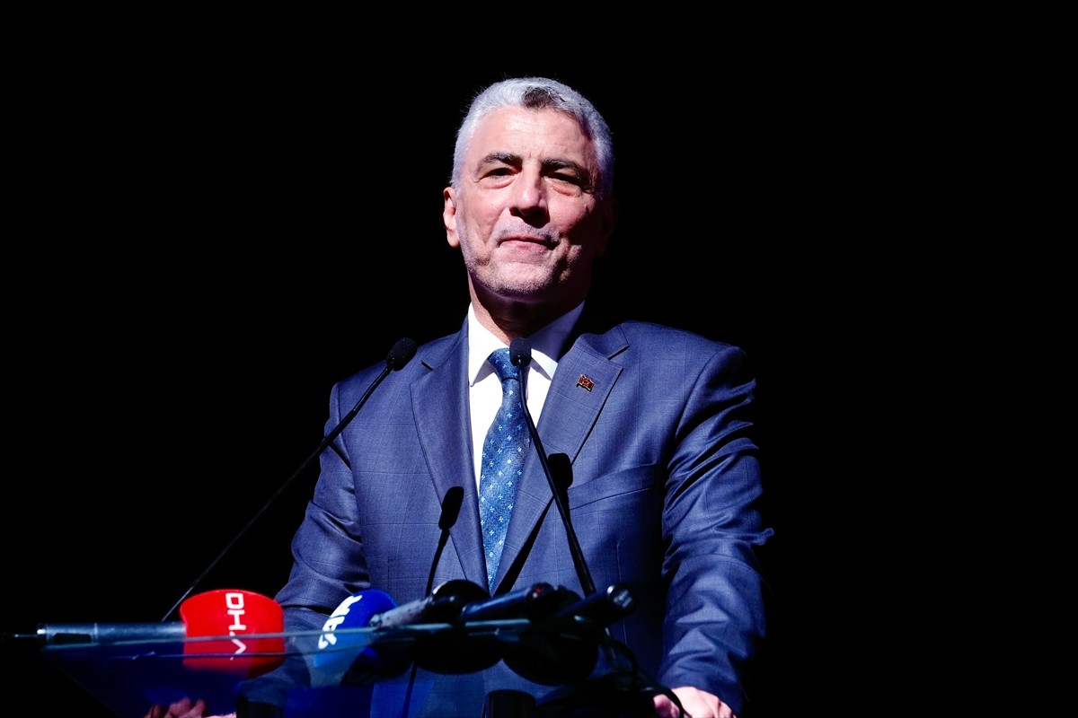 Ticaret Bakanı Ömer Bolat, Laleli Sanayici ve İşinsanları Derneği'nin (LASİAD), Fatih'te...