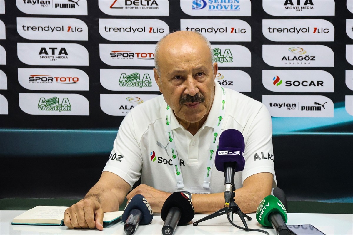 Trendyol 1. Lig'in 3. haftasında konuk ettiği İmaj Altyapı Vanspor ile 0-0 berabere kalan Alagöz...