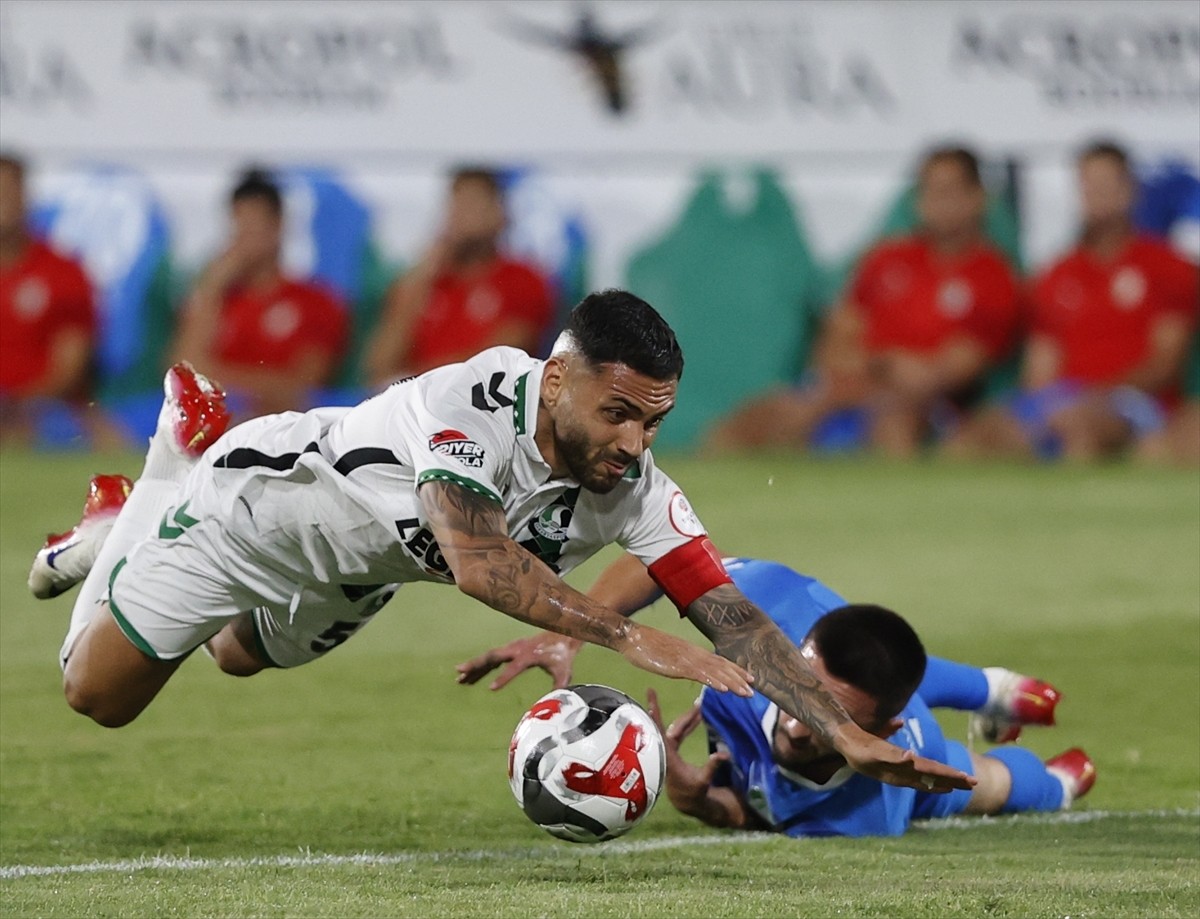 Trendyol 1. Lig'in 3. haftasında Sipay Bodrum FK ile Sakaryaspor, Bodrum İlçe Stadı'nda...