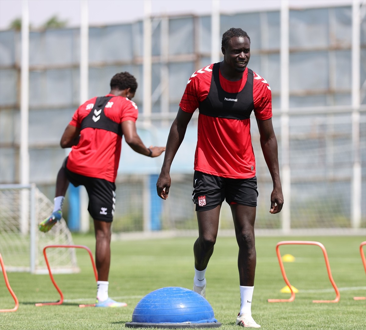 Trendyol 1. Lig ekiplerinden Sivasspor, ligin ilk haftasında deplasmanda Erzurumspor FK ile...