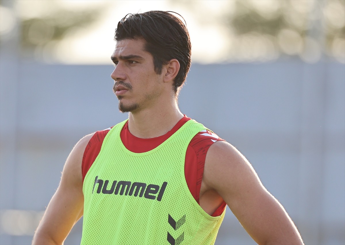 Trendyol 1. Lig ekiplerinden Sivasspor, ligin ilk haftasında deplasmanda Erzurumspor FK ile...