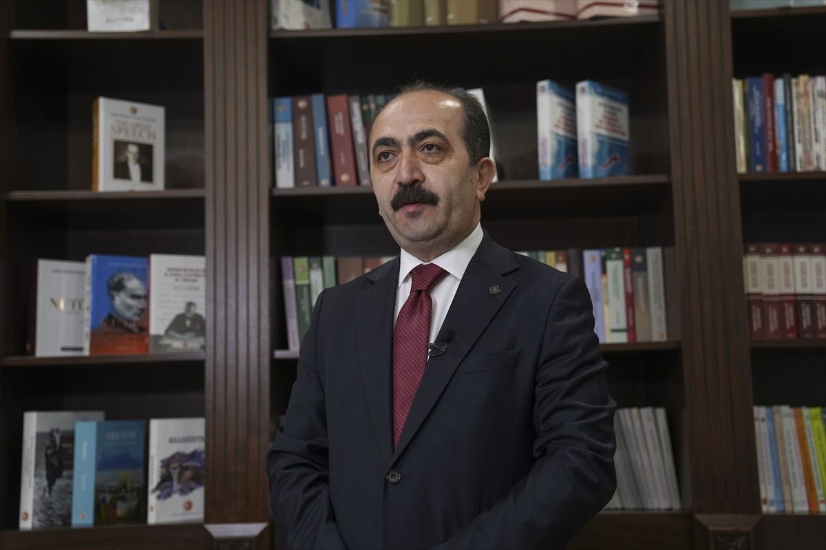 Türk Tarih Kurumu (TTK) Başkanı Prof. Dr. Yüksel Özgen, Malazgirt Zaferi'nin 954. yıl dönümü...