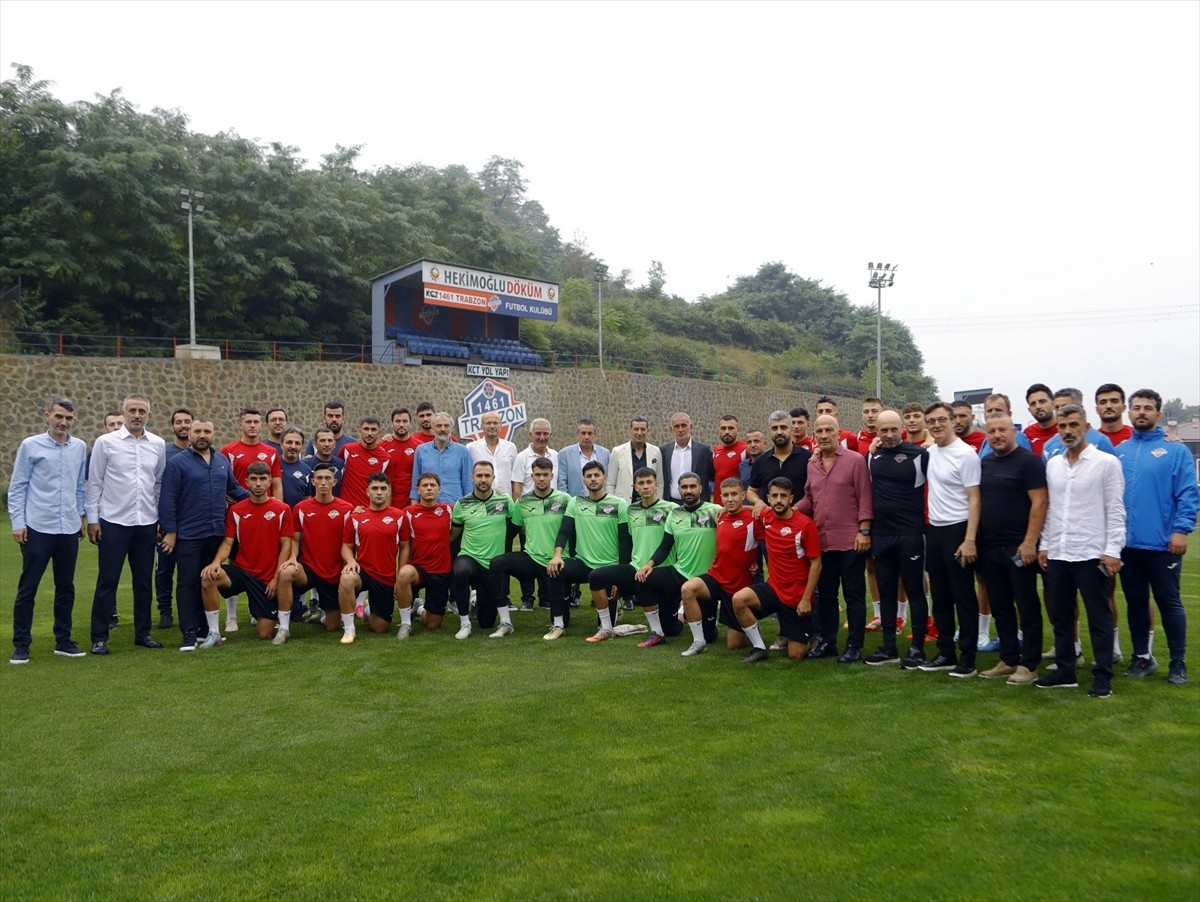 Türkiye Futbol Federasyonu (TFF) Başkanı İbrahim Hacıosmanoğlu (solda), Nesine 2. Lig...