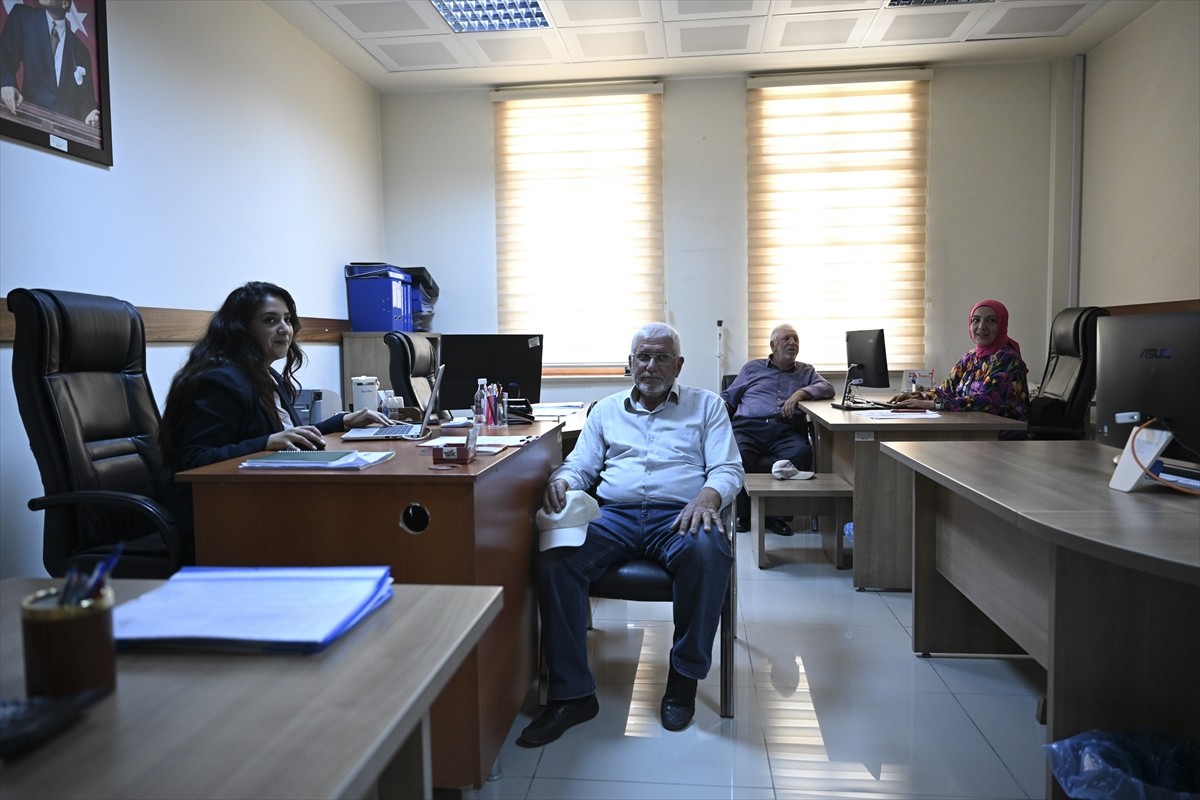 Türkiye genelinde devam eden tarım sayımı seferberliği kapsamında kurulan bürolarda yoğunluk...