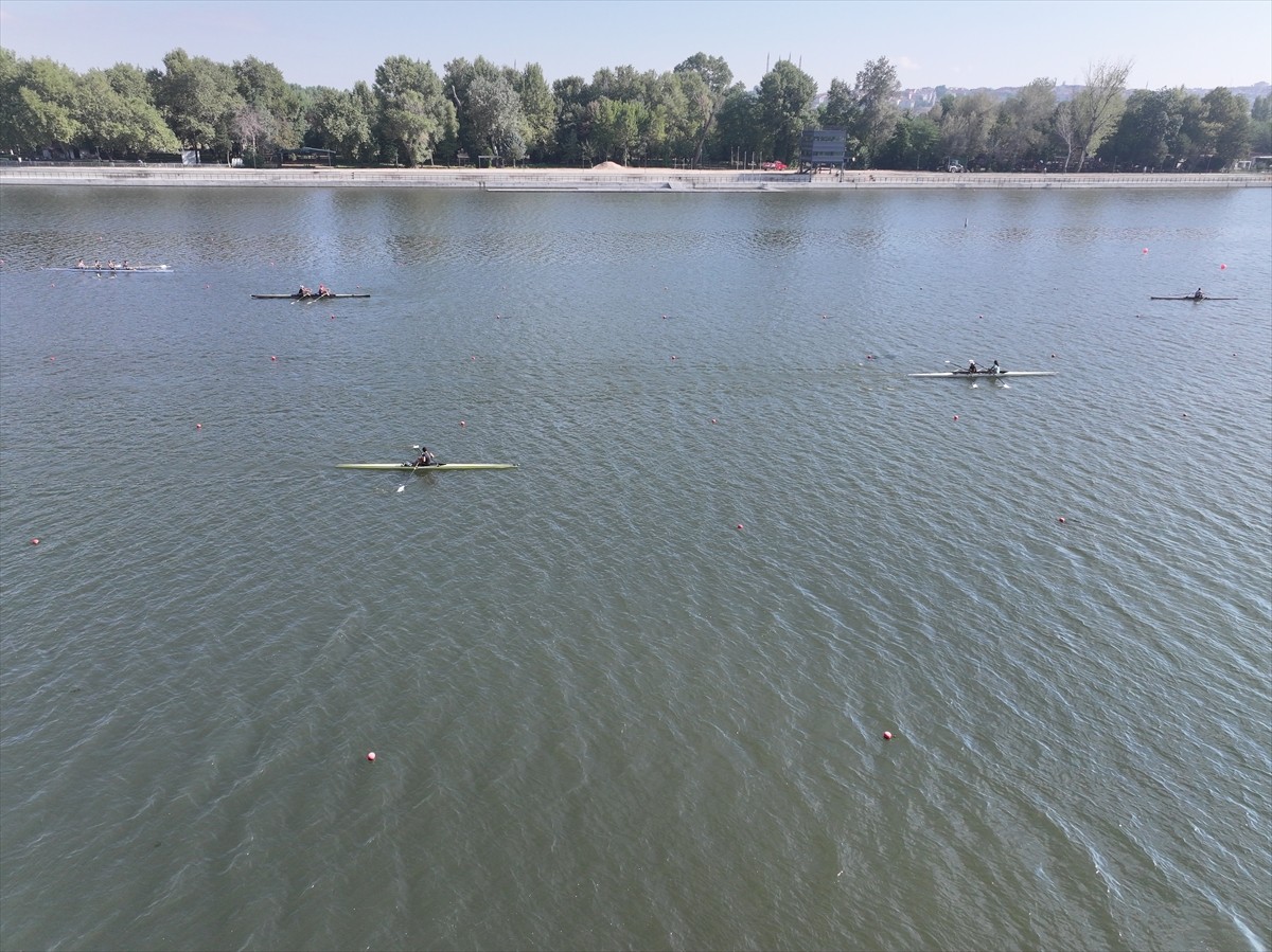 Türkiye Kürek Federasyonu tarafından Meriç Nehri'nde düzenlenecek Gençler Türkiye Kürek...