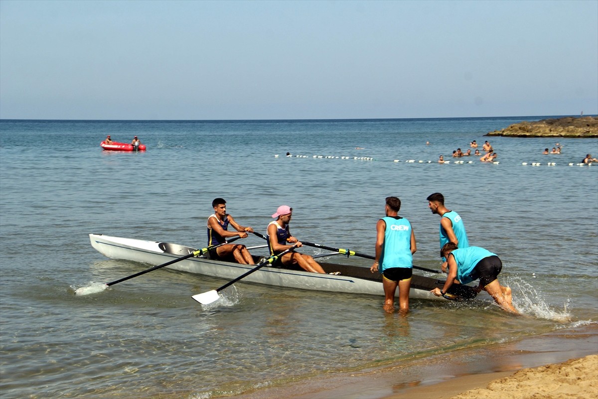 Türkiye Kürek Federasyonu tarafından Sinop’ta düzenlenen Deniz Küreği Türkiye Şampiyonası Sahil...