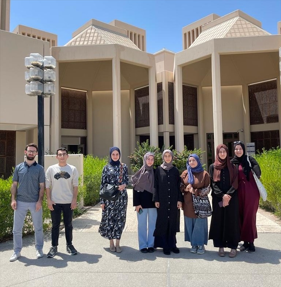 Türkiye Maarif Vakfı (TMV) ile Katar Üniversitesi arasında imzalanan anlaşmayla 30 Türk öğrenciye...