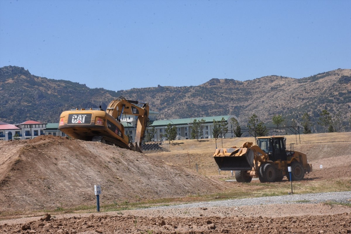 Türkiye Motosiklet Federasyonu Başkan Vekili Ogün Baysan, Dünya Motokros Şampiyonası'nda seyirci...