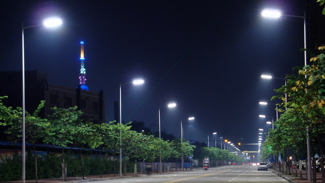 Türkiye'nin Elektrik ve İnterneti Bedava Projesi: Akıllı Sokak Aydınlatması