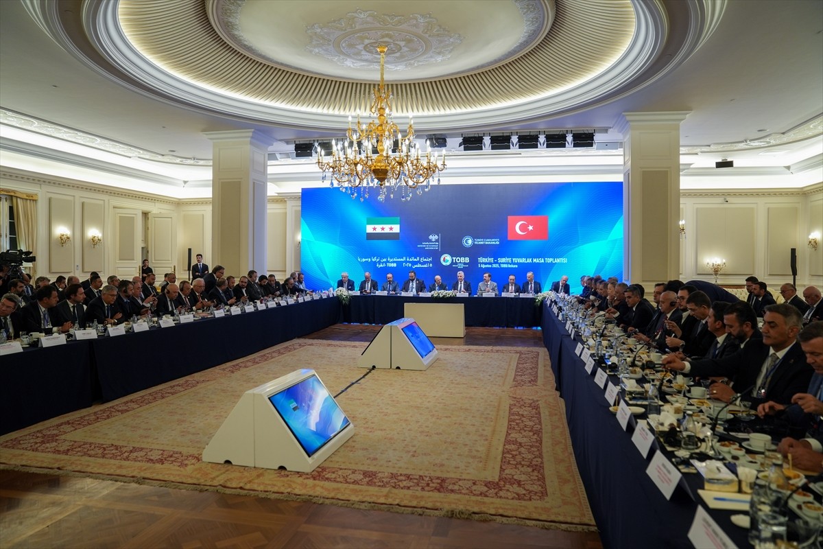 Türkiye-Suriye Yuvarlak Masa Toplantısı, Ticaret Bakanı Ömer Bolat (sağ 5), Suriye Ekonomi ve...