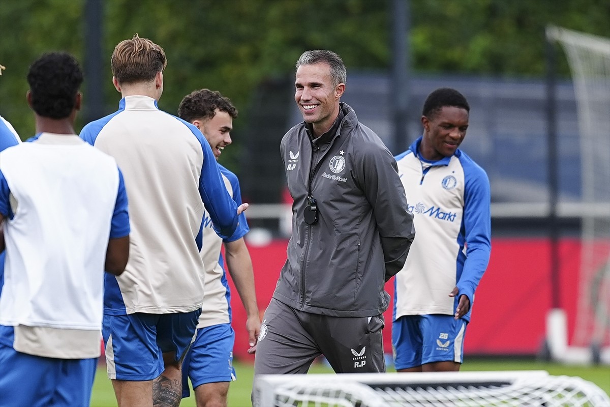 UEFA Şampiyonlar Ligi 3. eleme turu ilk maçında yarın Fenerbahçe'yi konuk edecek Feyenoord...