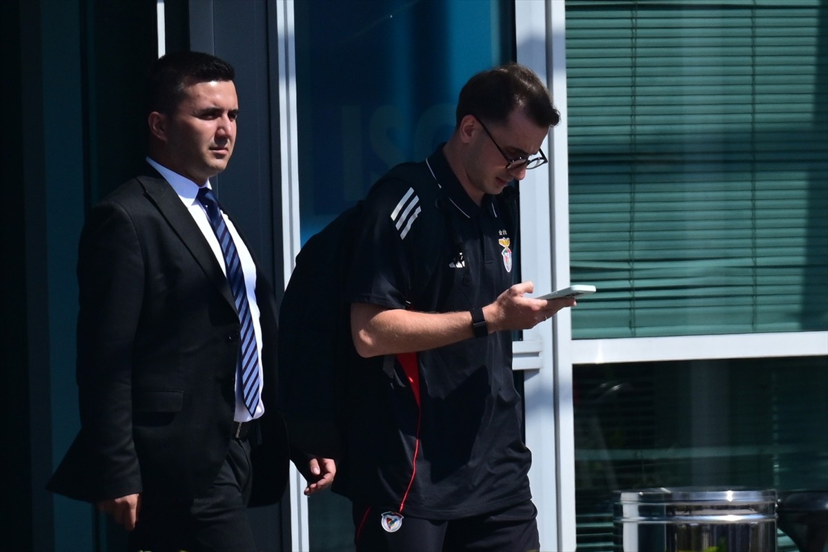 UEFA Şampiyonlar Ligi play-off turu ilk maçında yarın Fenerbahçe'ye konuk olacak Portekiz'in...